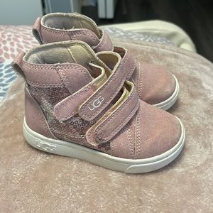 Boots UGG -T Rennon II Clear Glitter kids shoes size 7 used once!
